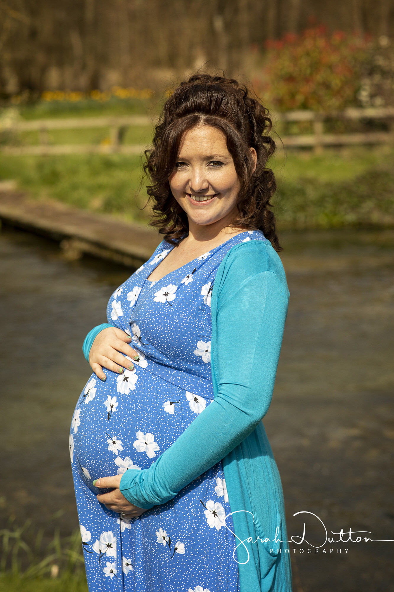 Maternity baby bump photography portrait taken outdoor in Whitchurch Hampshire