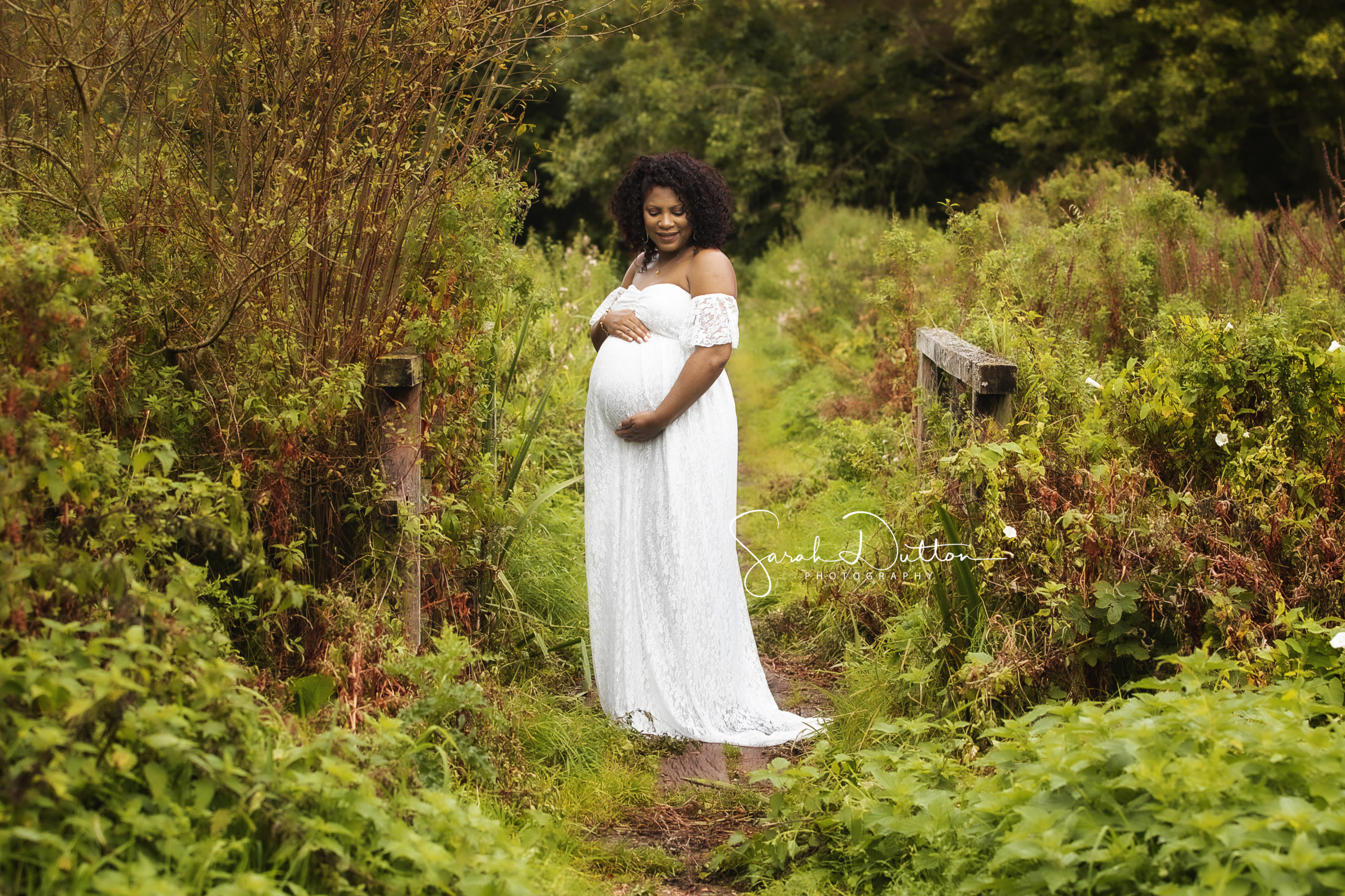 Bump Maternity Baby outdoor Photo session taken by a professional photographer in Whitchurch Hampshire